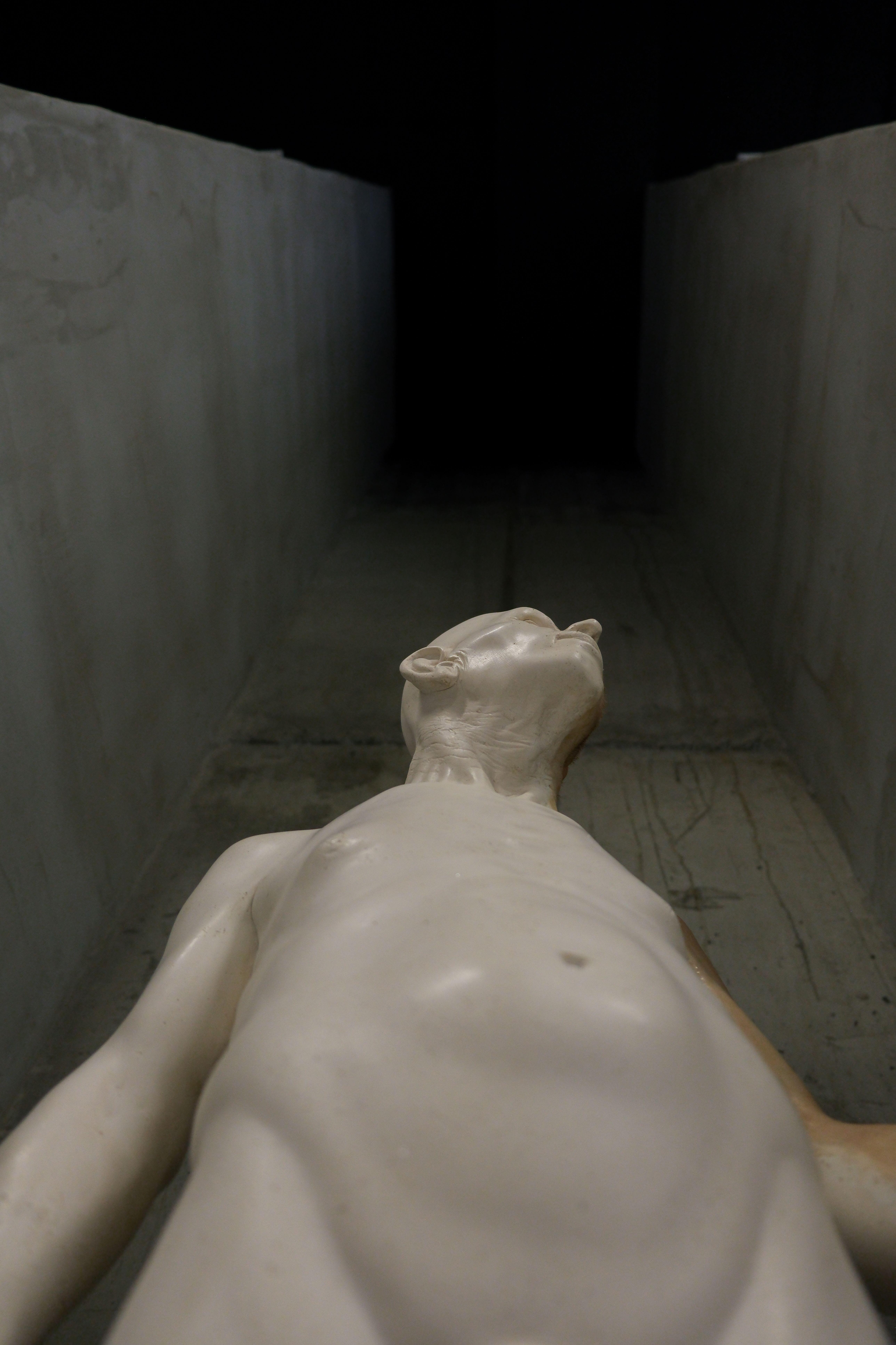 Skulptura Jezekilj, umetnik Žarko Bašeski